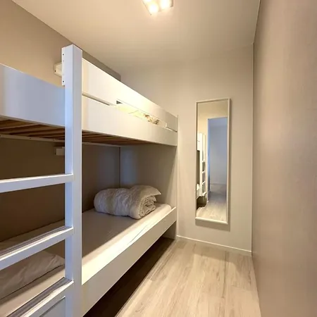 With Sea View In For 6 ミデルケルケ